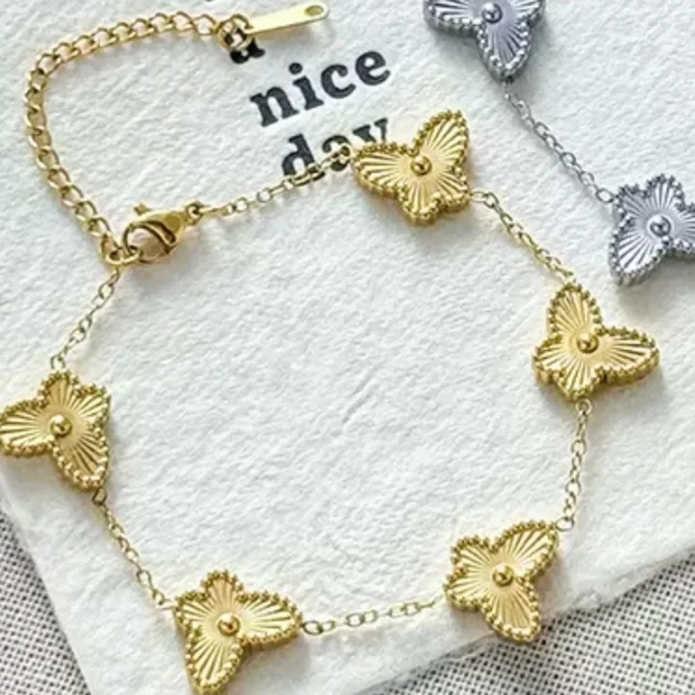 Gold Floral Motif Chain Bracelet - Elegant Women’s Jewelry